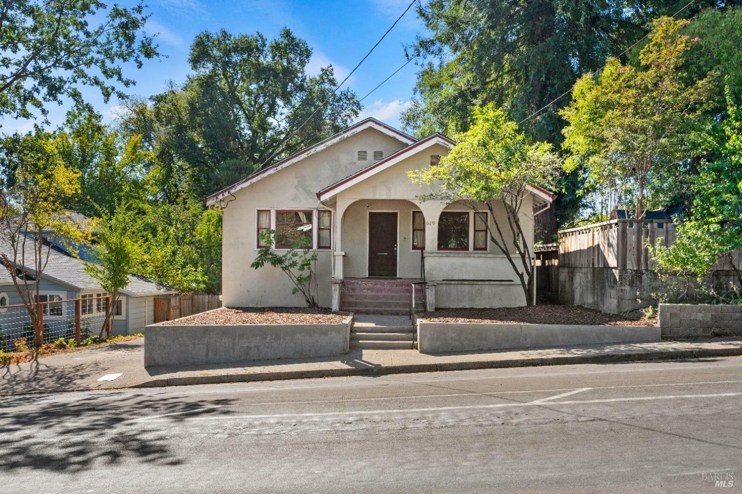 619 Grove Avenue  Ukiah CA 95482 photo