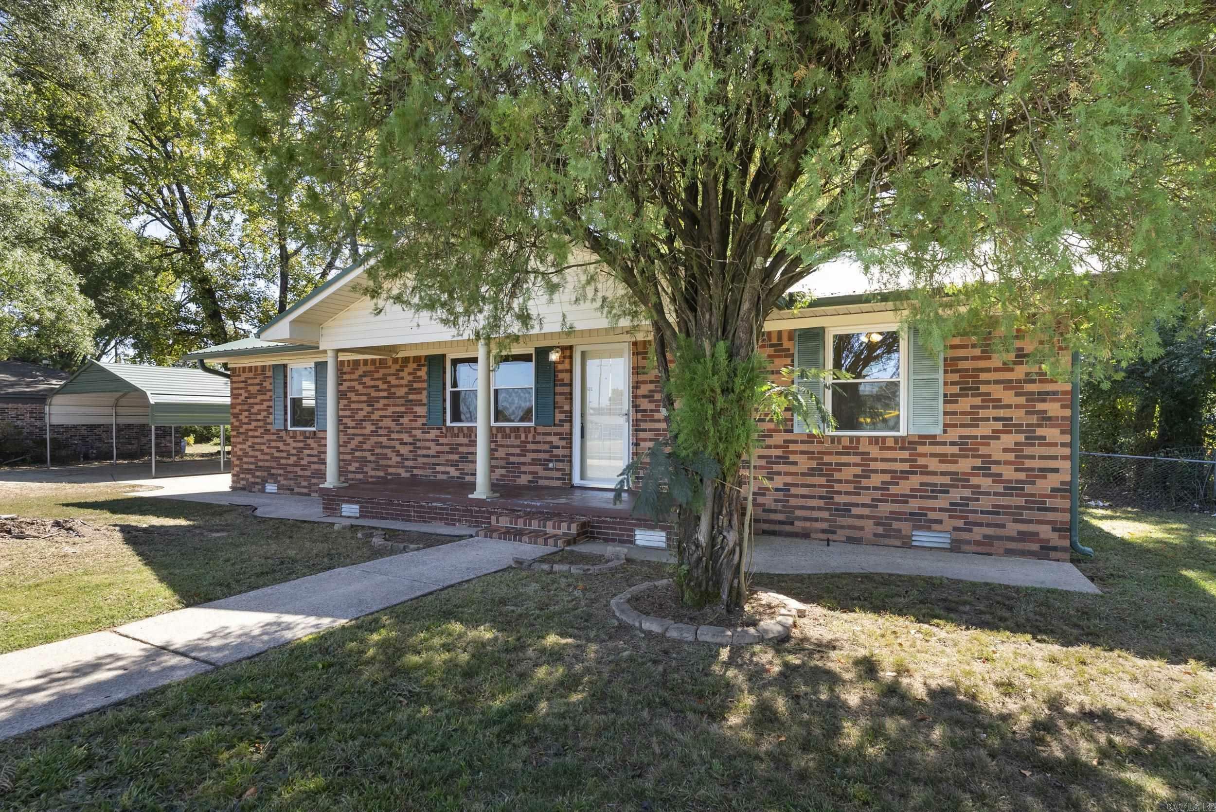 Property Photo:  1511 Bean Street  AR 72034 