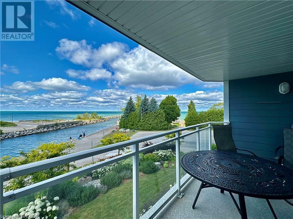 Property Photo:  200 Harbour Street  ON N2Z 2X9 