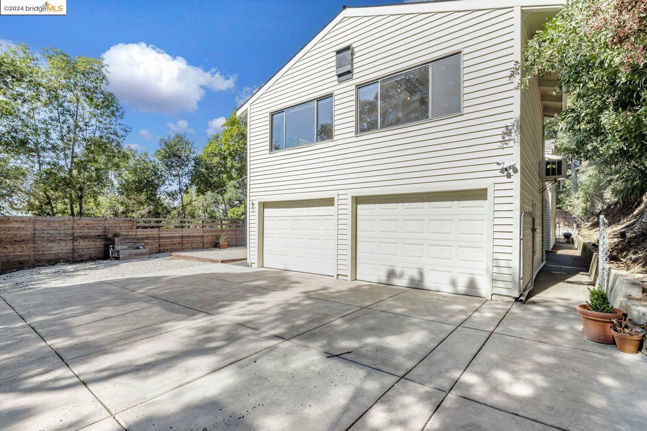 Property Photo:  4451 Saint Andrews Rd  CA 94605 