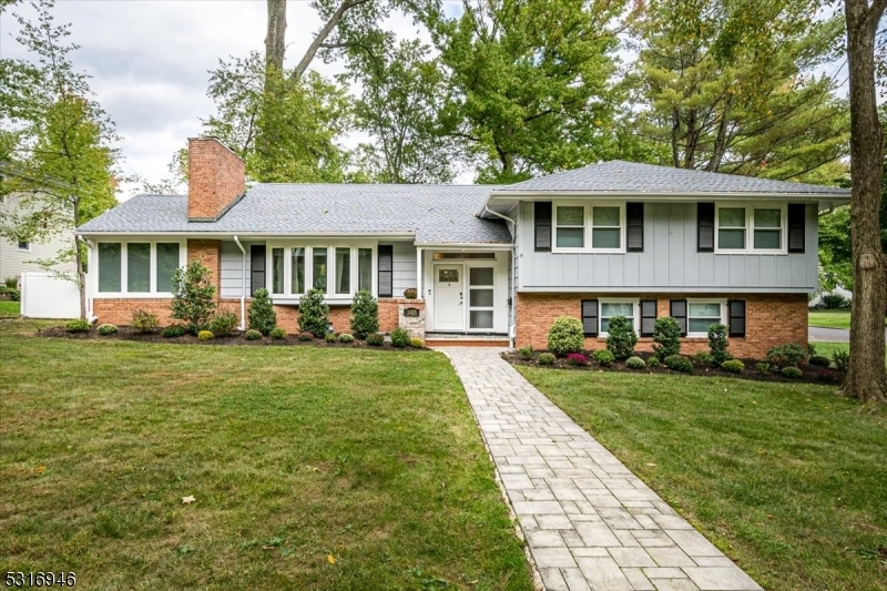 Property Photo:  1425 Golf St  NJ 07076 