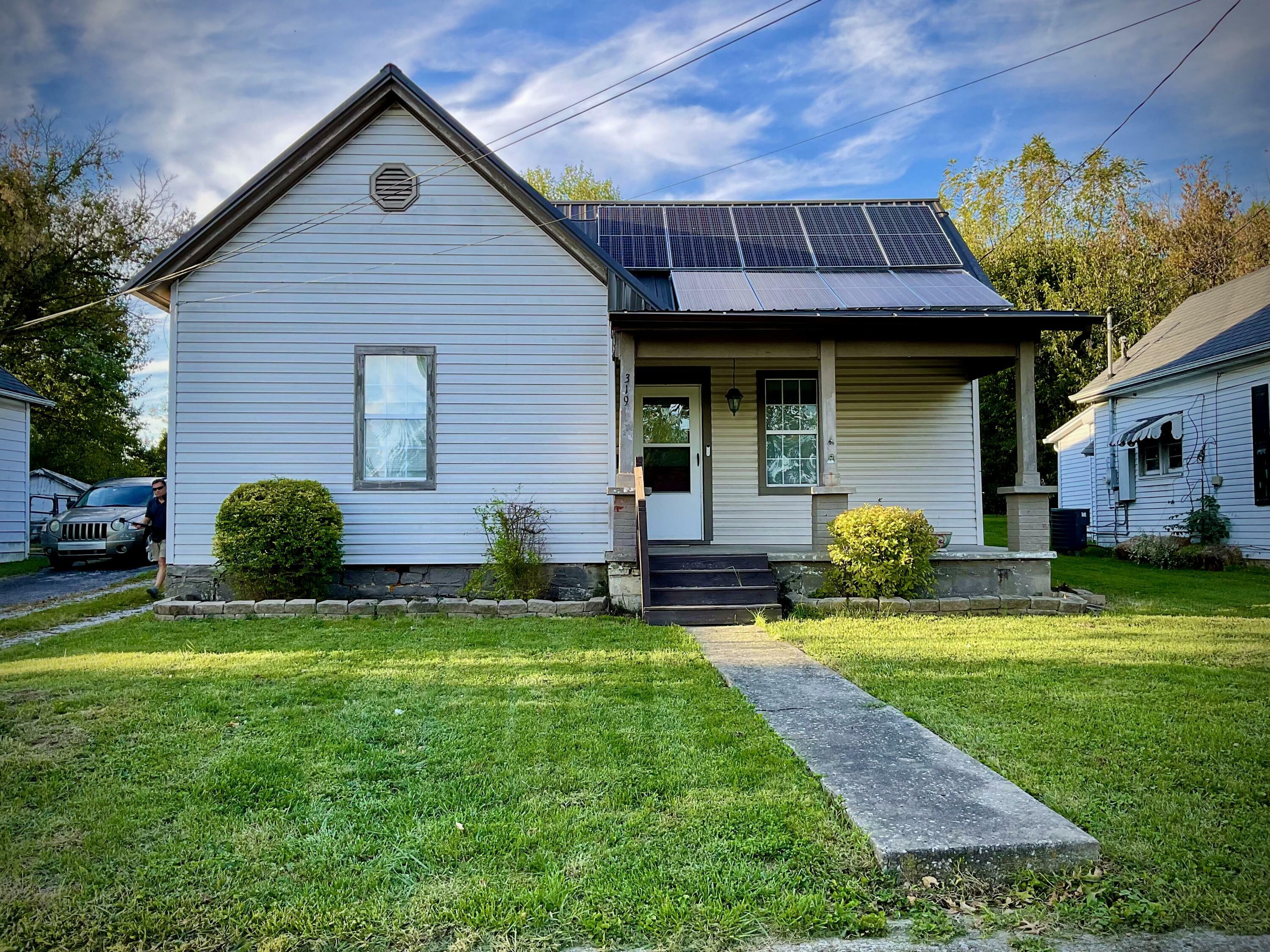Property Photo: 319 East Court Street KY 40342