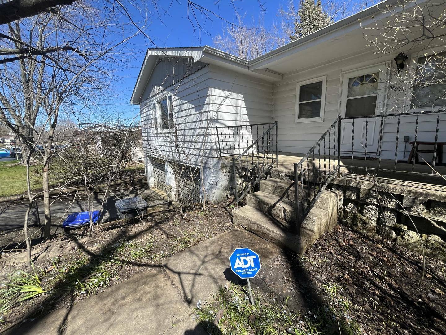 Property Photo:  38571 N Cedar Avenue  IL 60099 