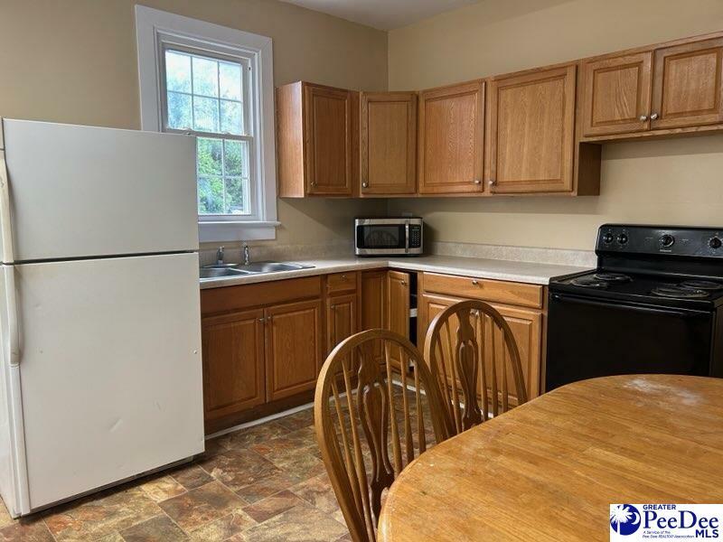 Property Photo:  600-2 Warley St.  SC 29501 