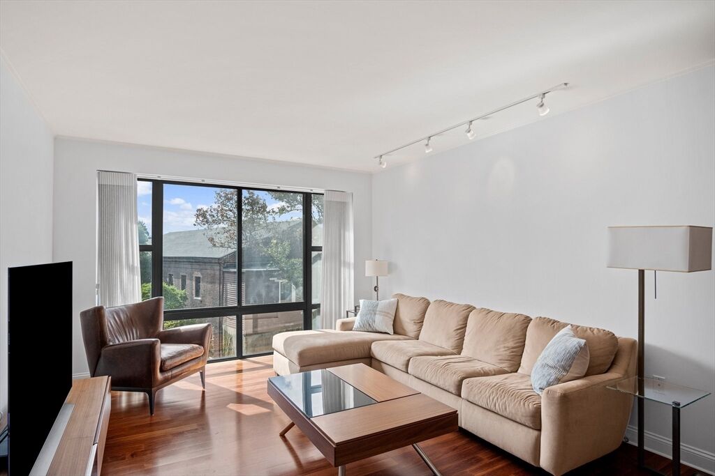 Property Photo: 170 Gore Street 312 MA 02141
