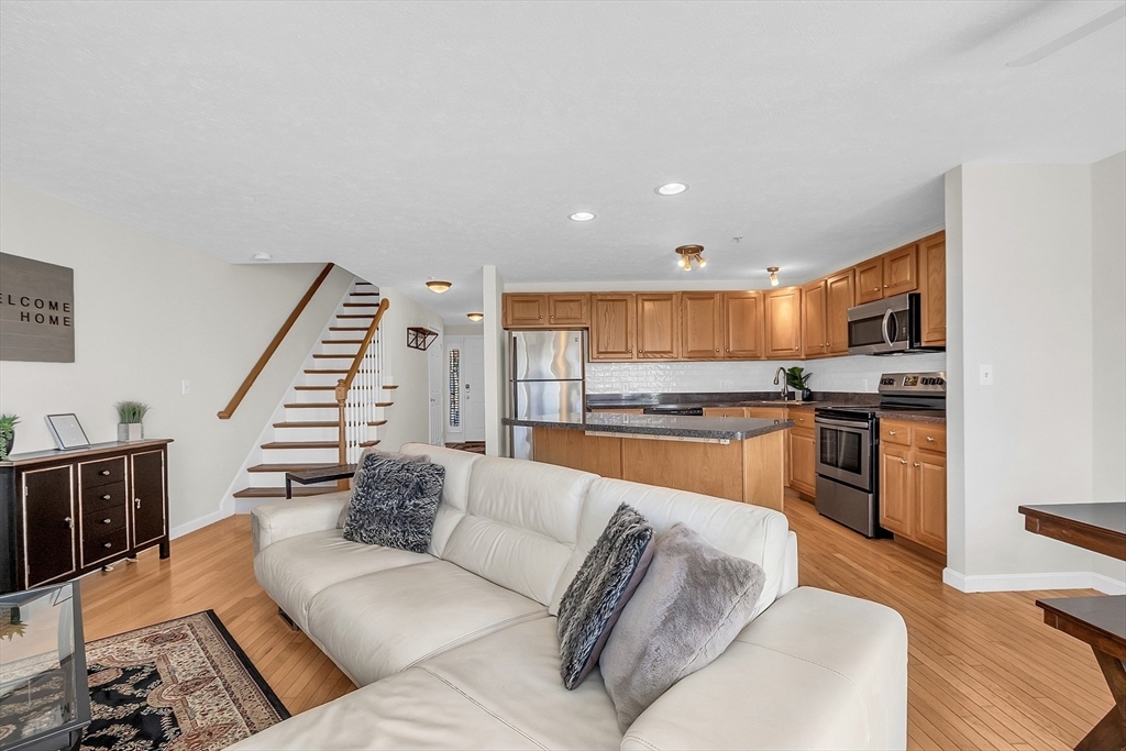 Property Photo:  98 Bridle Cross Rd 98  MA 01420 