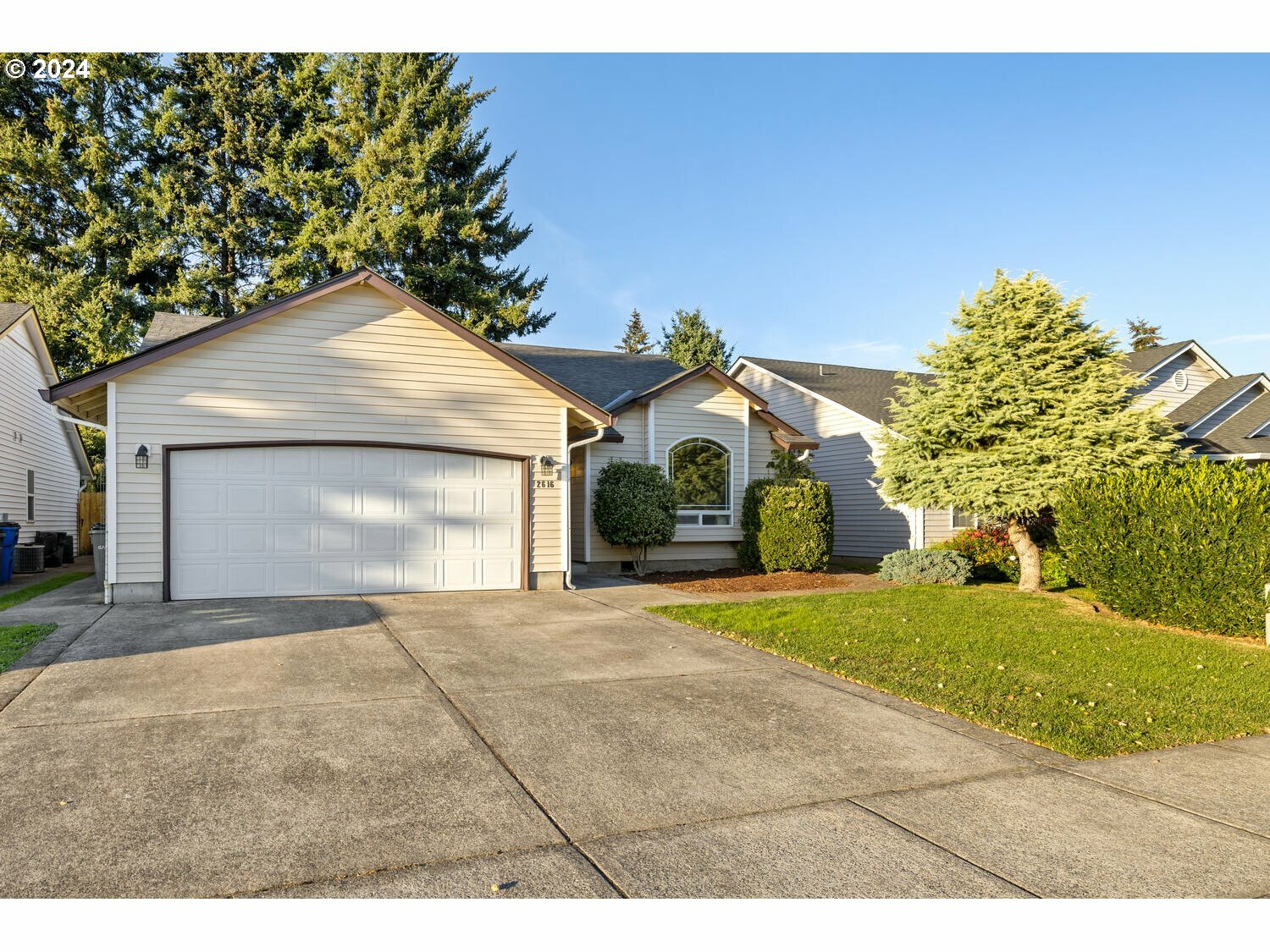 Property Photo:  2616 NE 80th St  WA 98665 