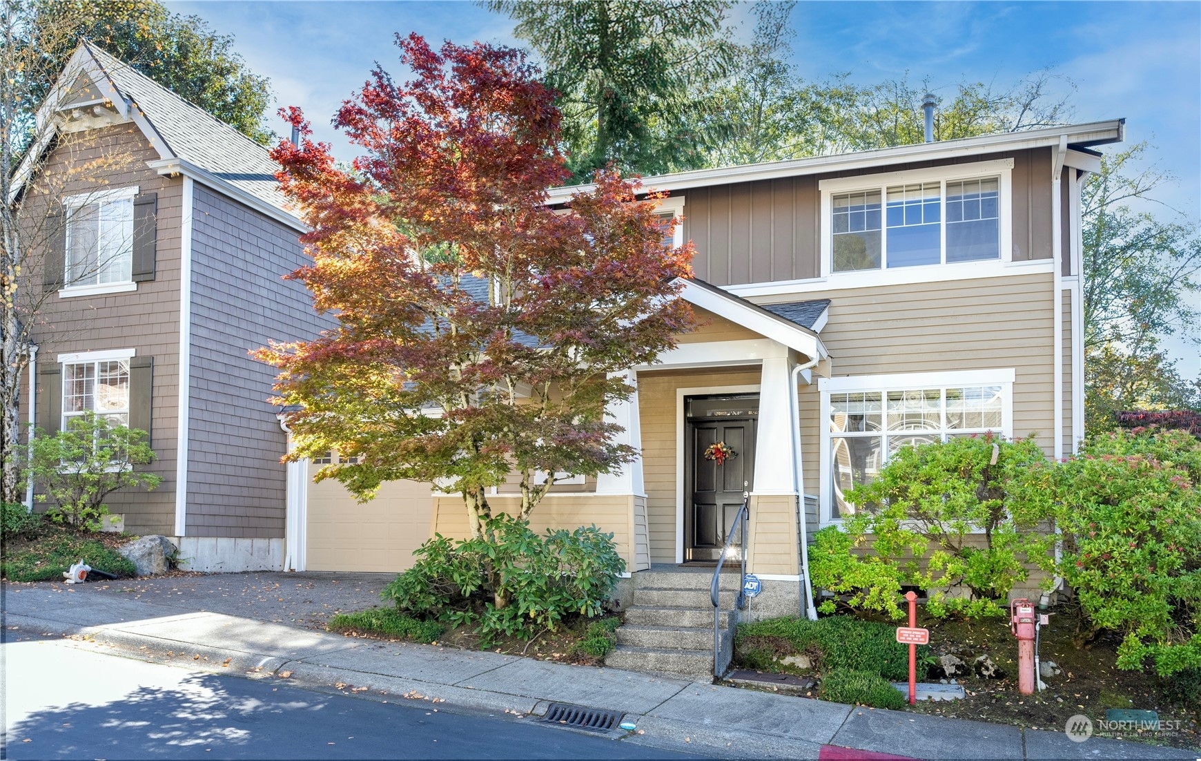 6461 SE Cougar Mountain Way  Bellevue WA 98006 photo