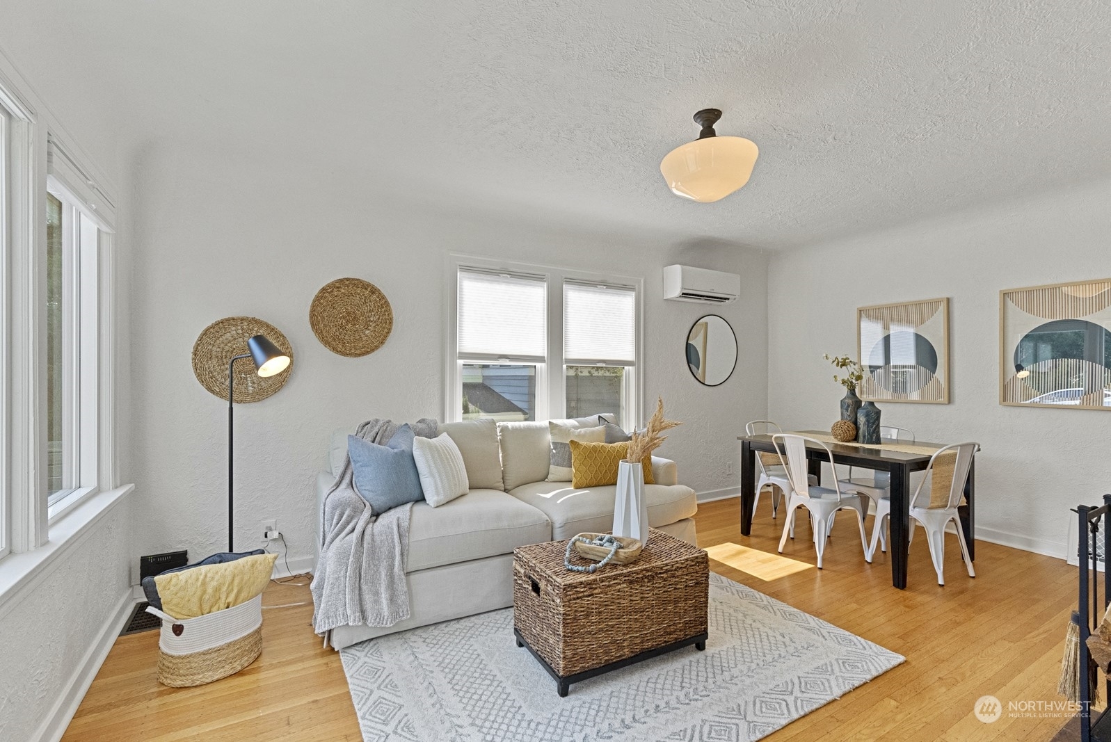Property Photo: 532 NE 92nd Street WA 98115