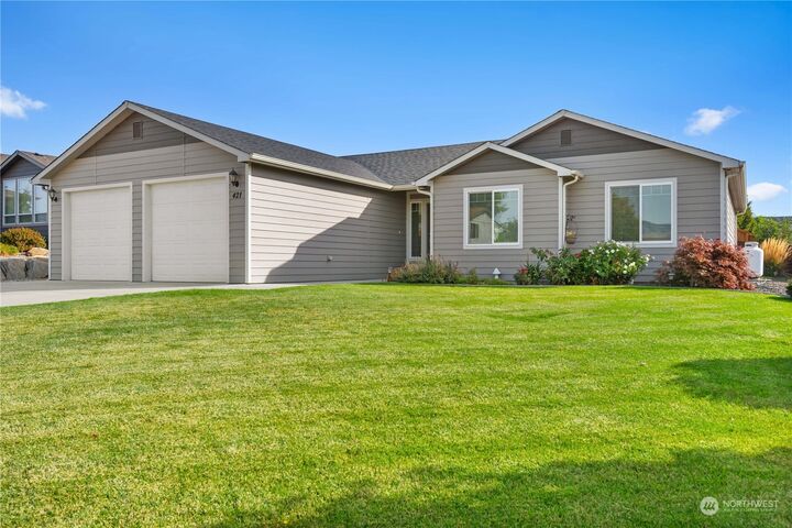 421 S Jarvis Avenue  East Wenatchee WA 98802 photo