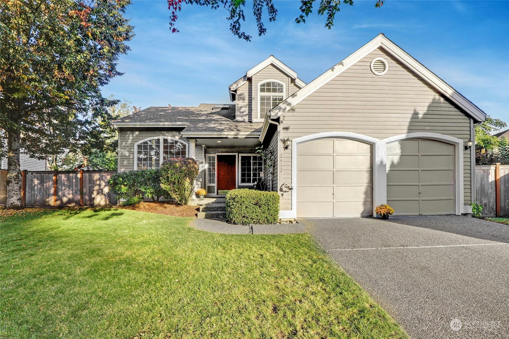 Property Photo:  2432 235th Avenue NE  WA 98074 