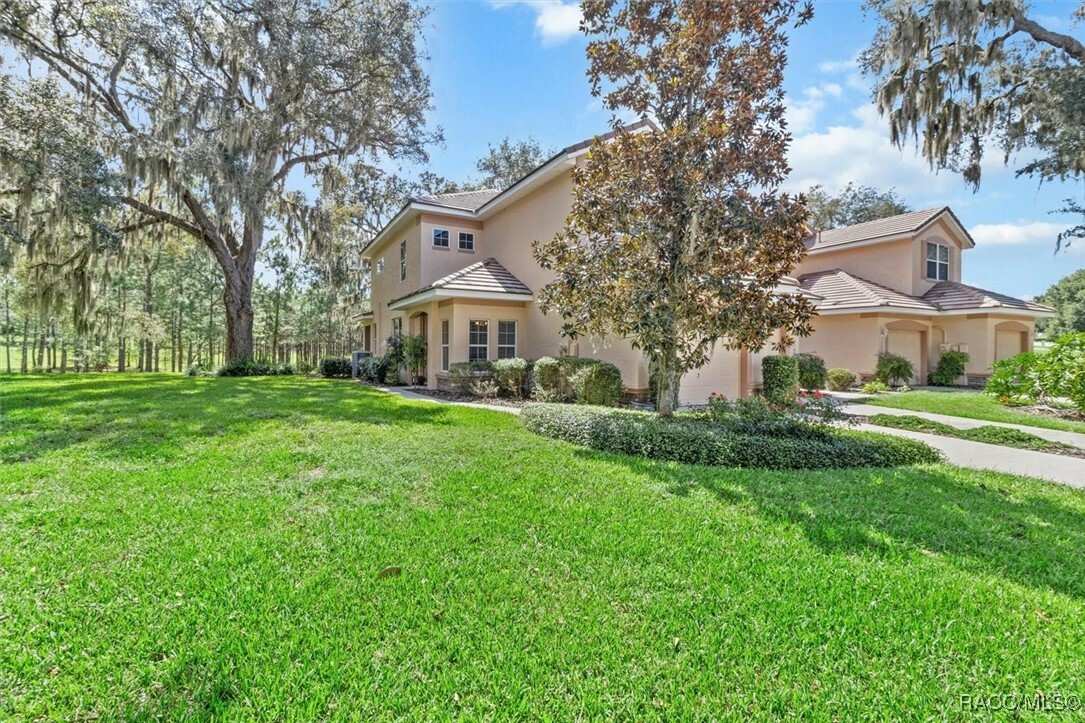 Property Photo:  1560 W Sweet Oaks Court  FL 34461 