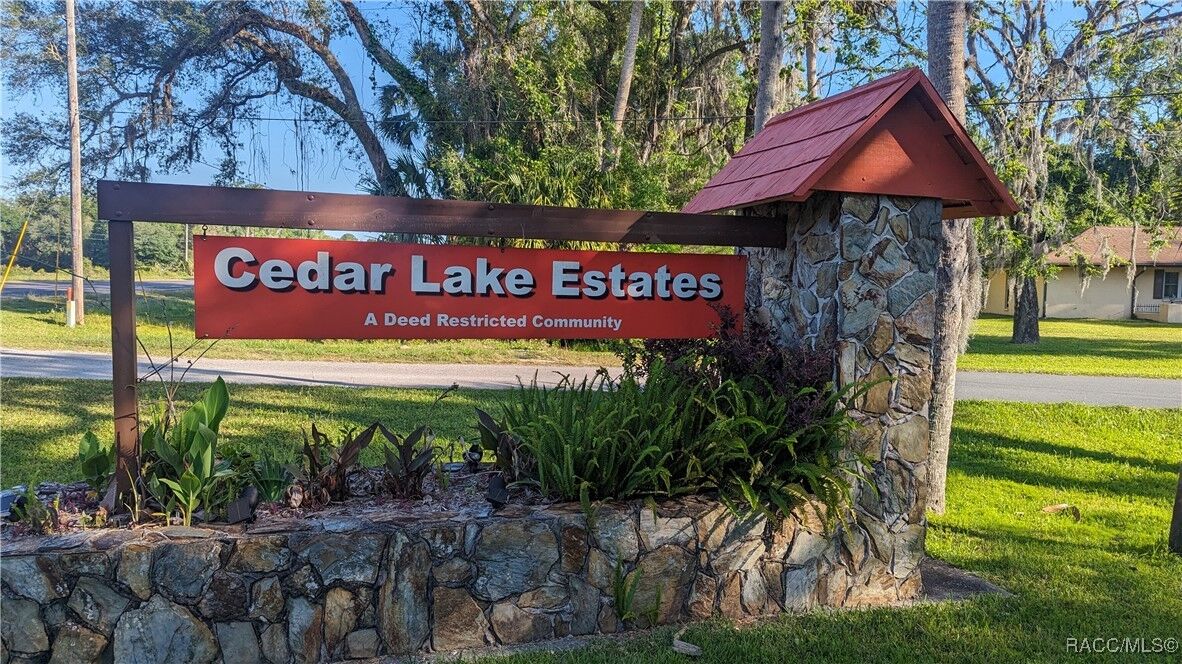 Property Photo: 11122 W Cedar Lake Drive FL 34429