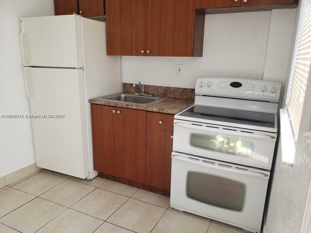 Property Photo:  2929 NW 88th St 3  FL 33147 