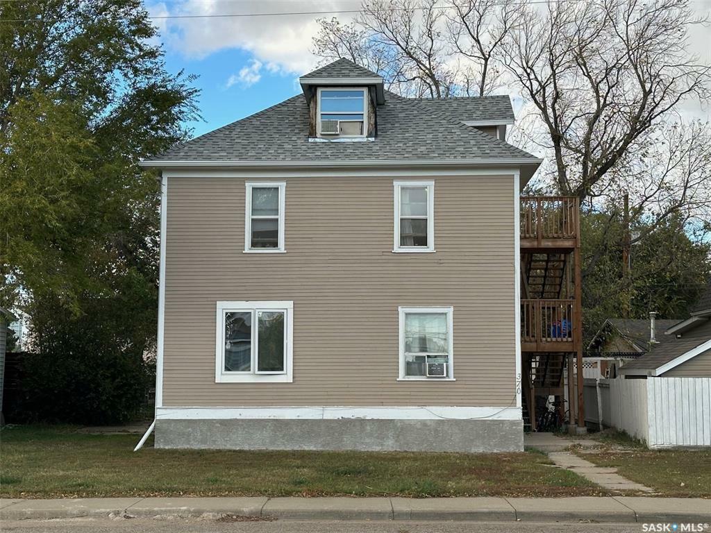 Property Photo:  370 Fairford Street W  SK S6H 1V9 