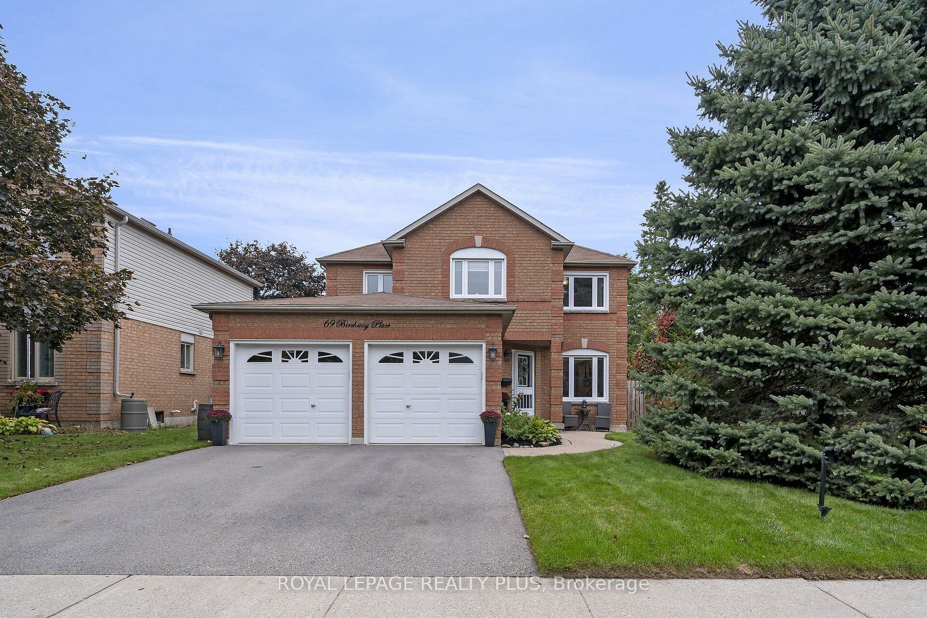 Property Photo:  69 Birchway Pl  ON L7J 2X4 