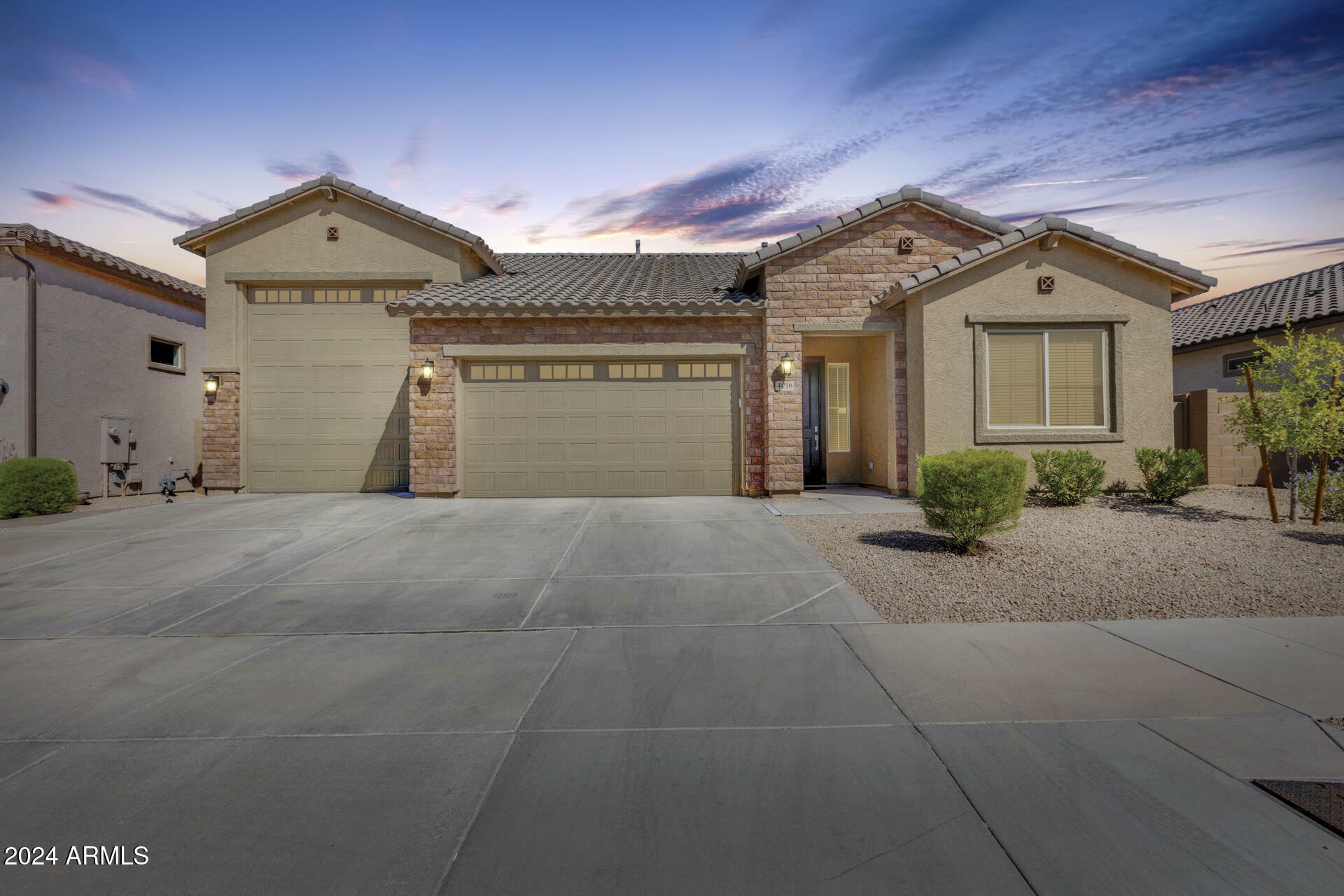 Property Photo:  4016 W Estes Way  AZ 85339 