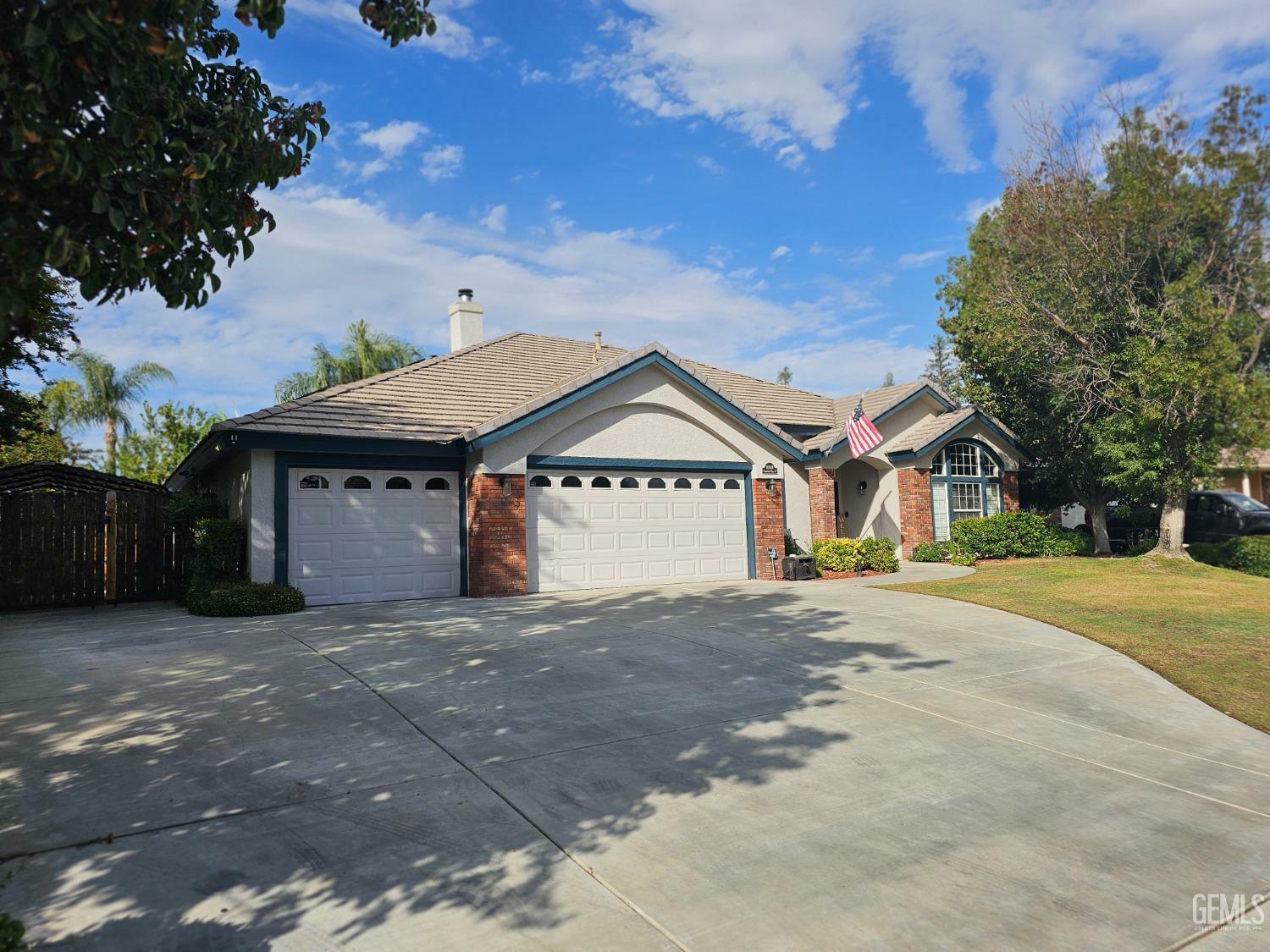 Property Photo:  10508 Pleasant Hill Court  CA 93312 