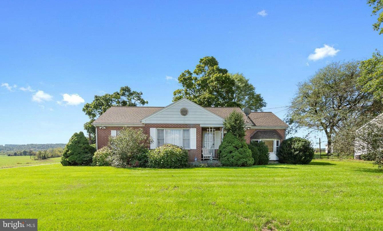 Property Photo:  439 Laudermilch Road  PA 17033 