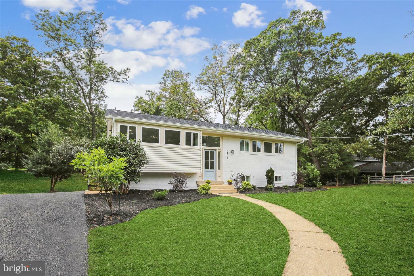 Property Photo:  8906 Beauchamp Drive  VA 22309 