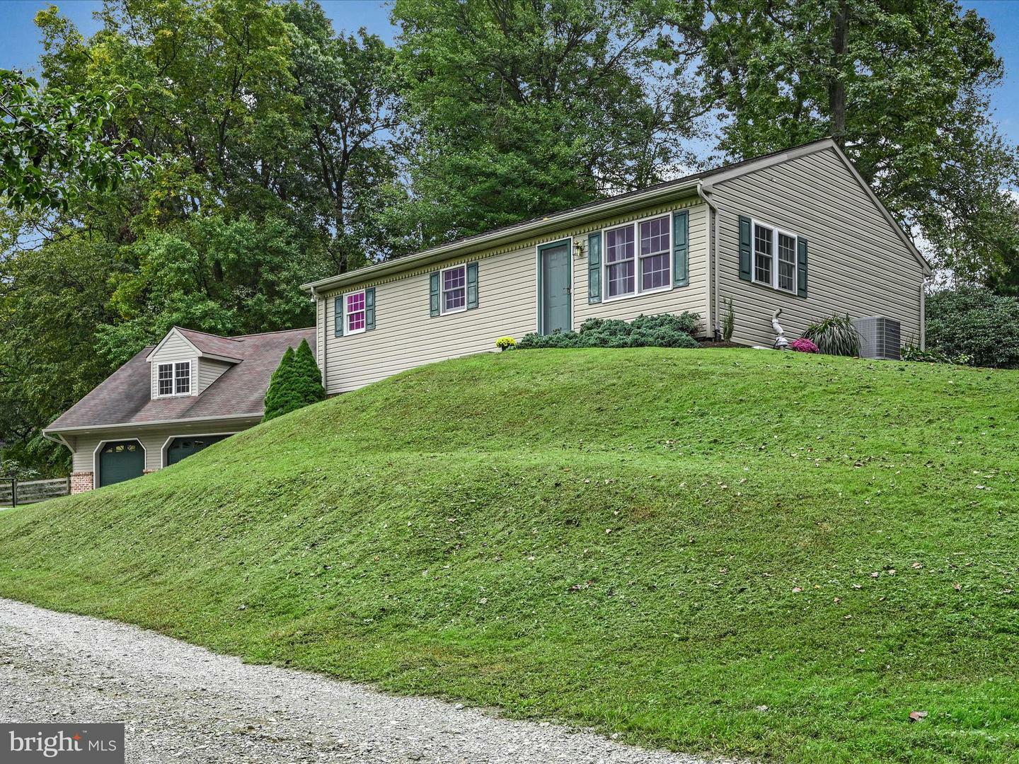 Property Photo:  200 Westbrook Road  PA 17563 