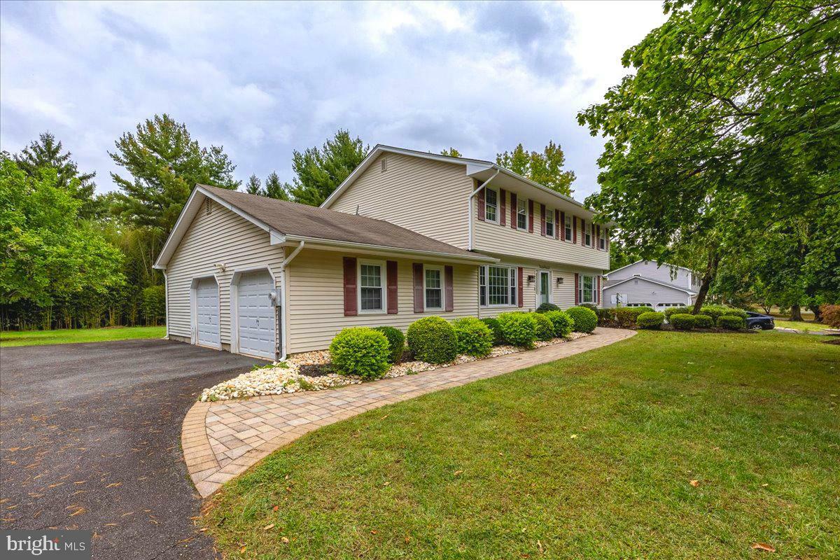 Property Photo:  40 Slayback Drive  NJ 08550 