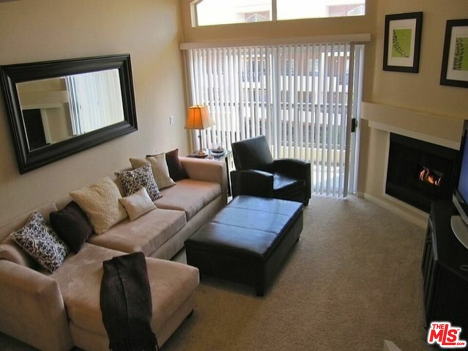 Property Photo:  21520   Burbank Blvd 313  CA 91367 