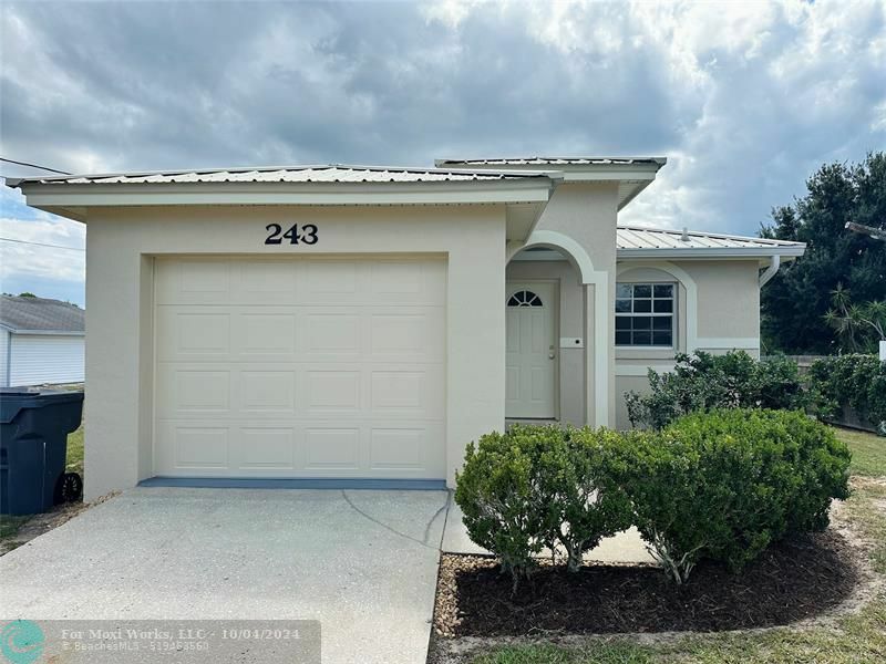 Property Photo:  243 Pierce Street  FL 33859 