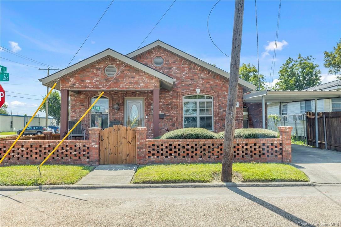 Property Photo:  1628 Brick Street  LA 70601 