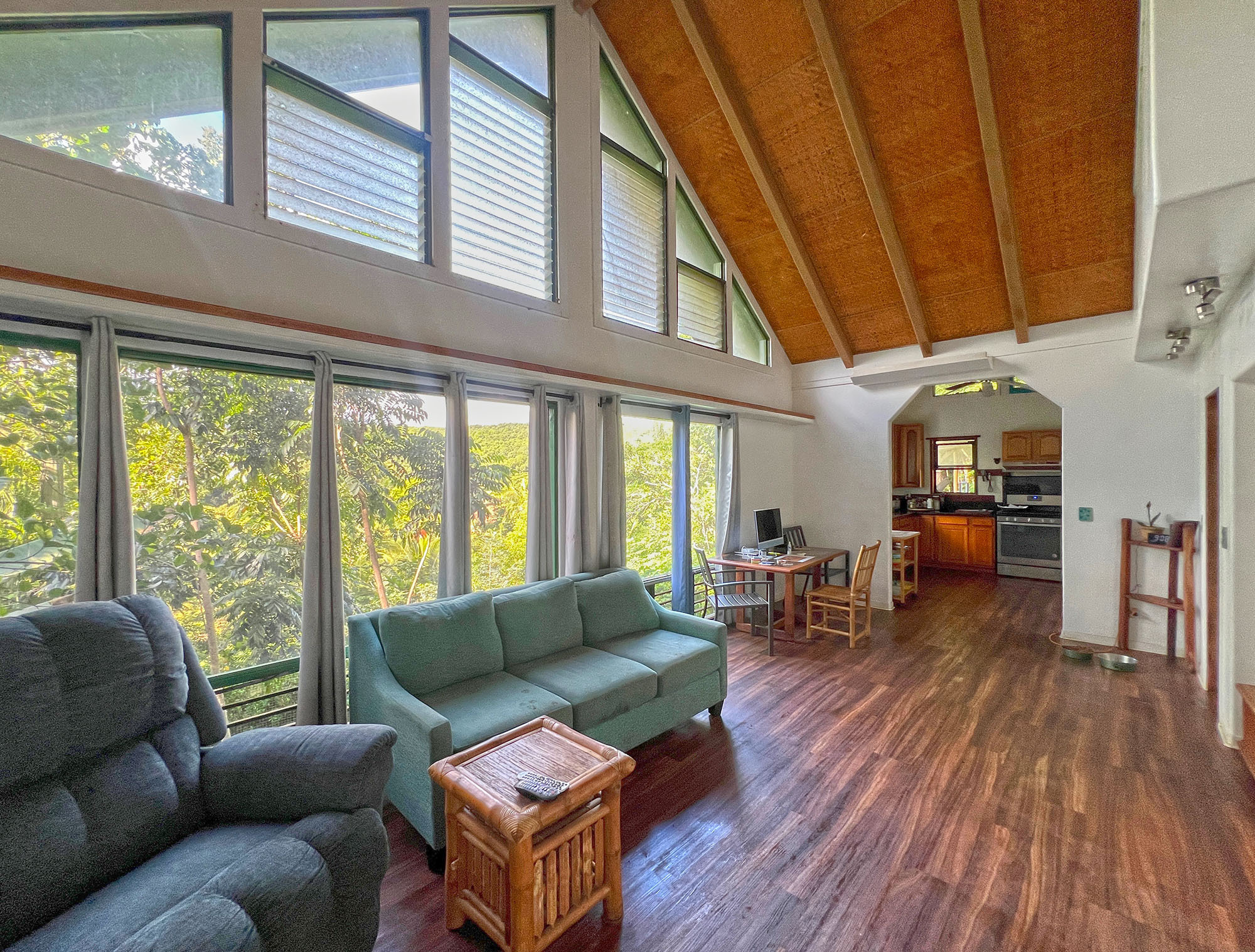 Property Photo:  6751-R Koolau Rd  HI 96746 