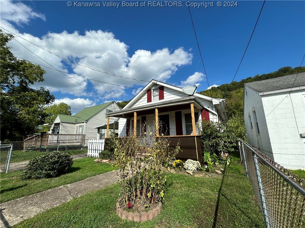 Property Photo:  511 Main Avenue  WV 25143 