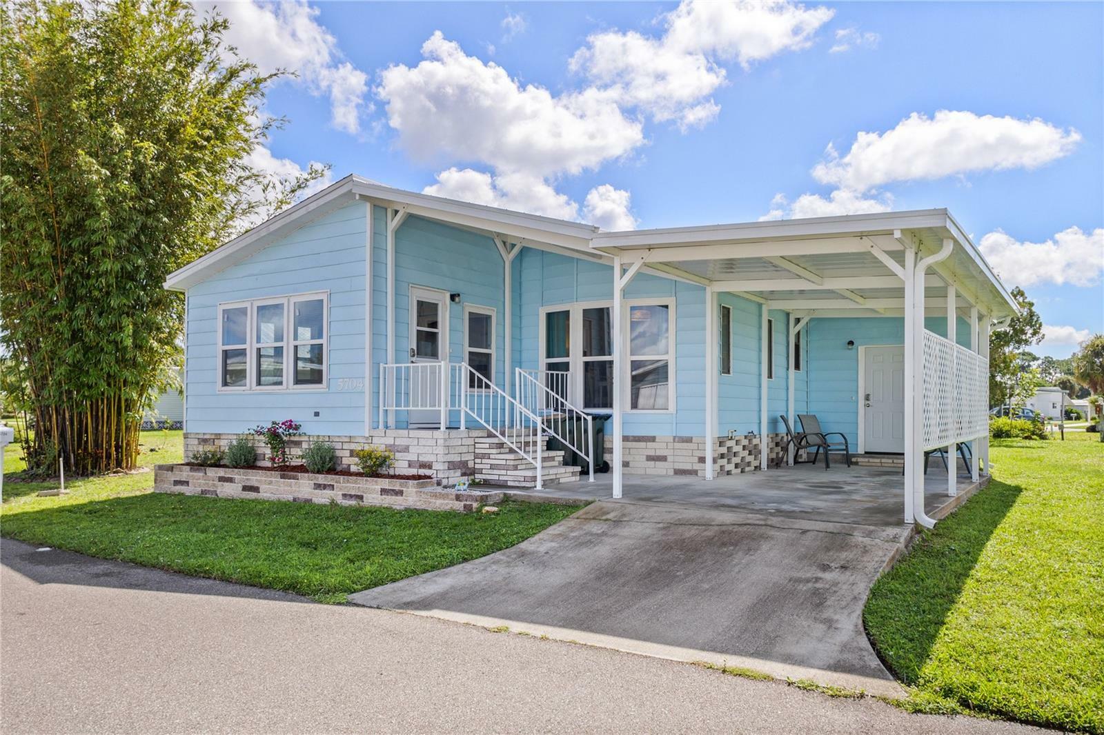 Property Photo: 5704 Holiday Park Boulevard FL 34287