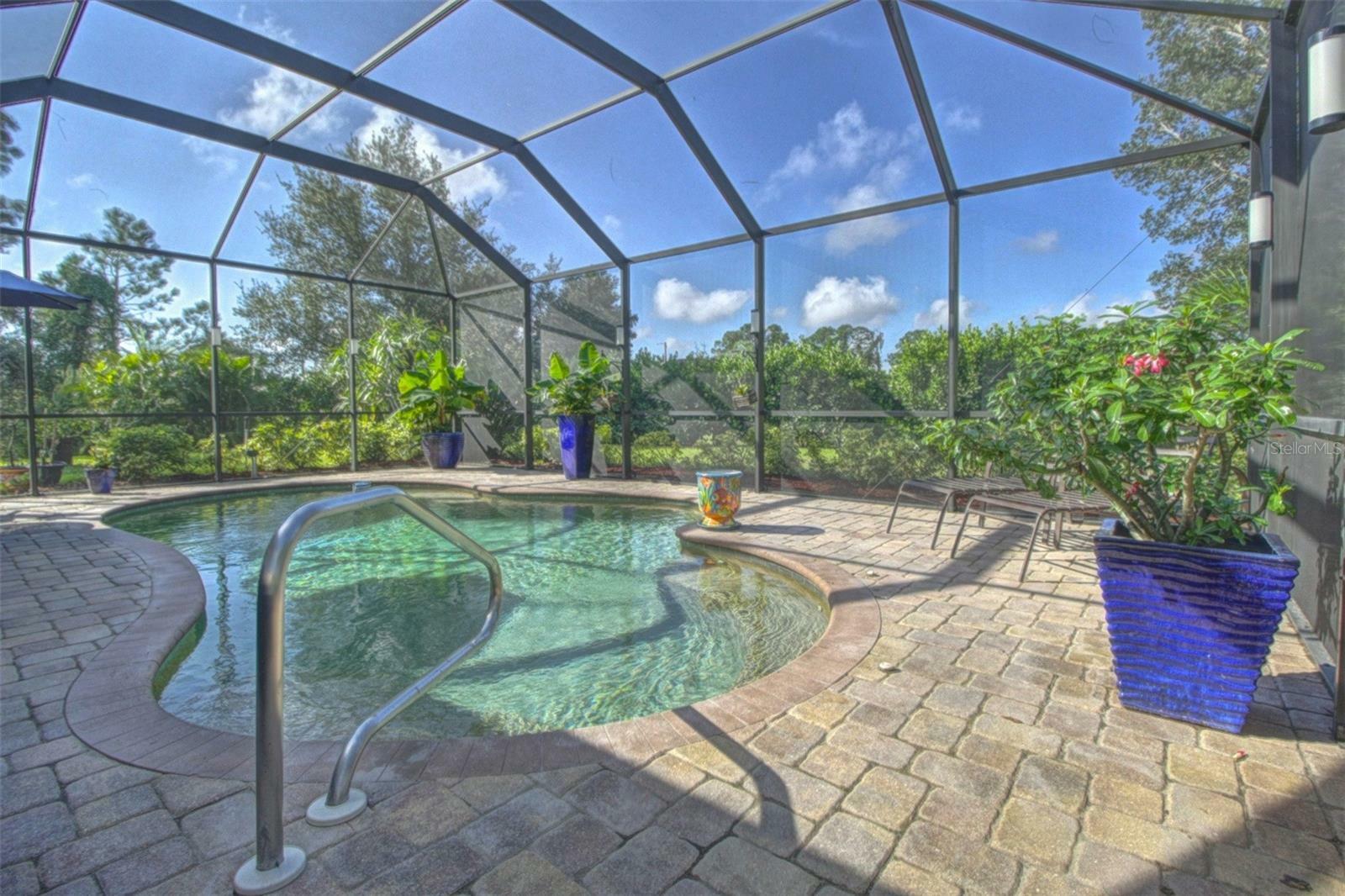 Property Photo:  1362 Hedgewood Circle  FL 34288 