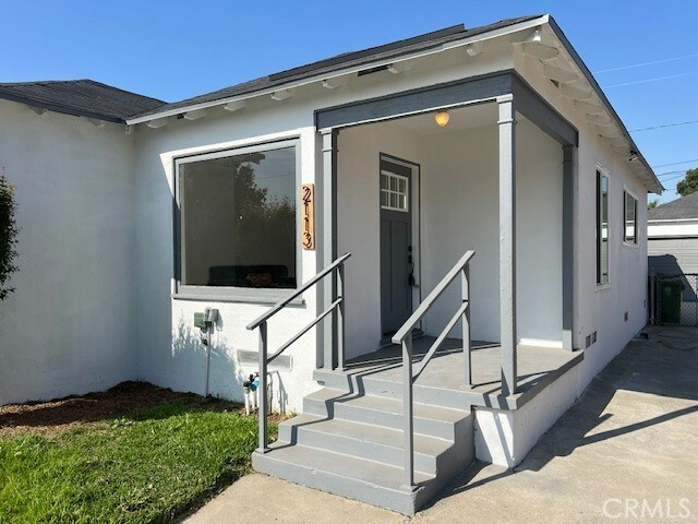 Property Photo:  2113 N Locust Avenue  CA 90221 