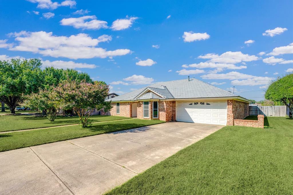 600 W Louella Drive  Hurst TX 76054 photo