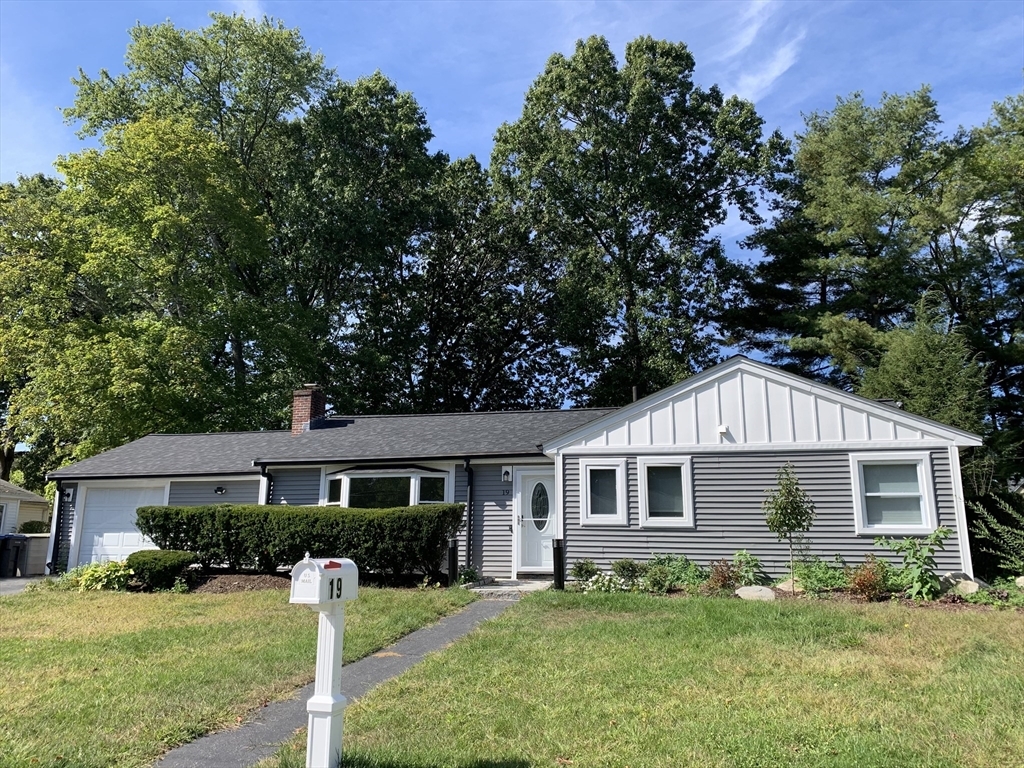 Property Photo:  19 Greenleaf Rd.  MA 01760 