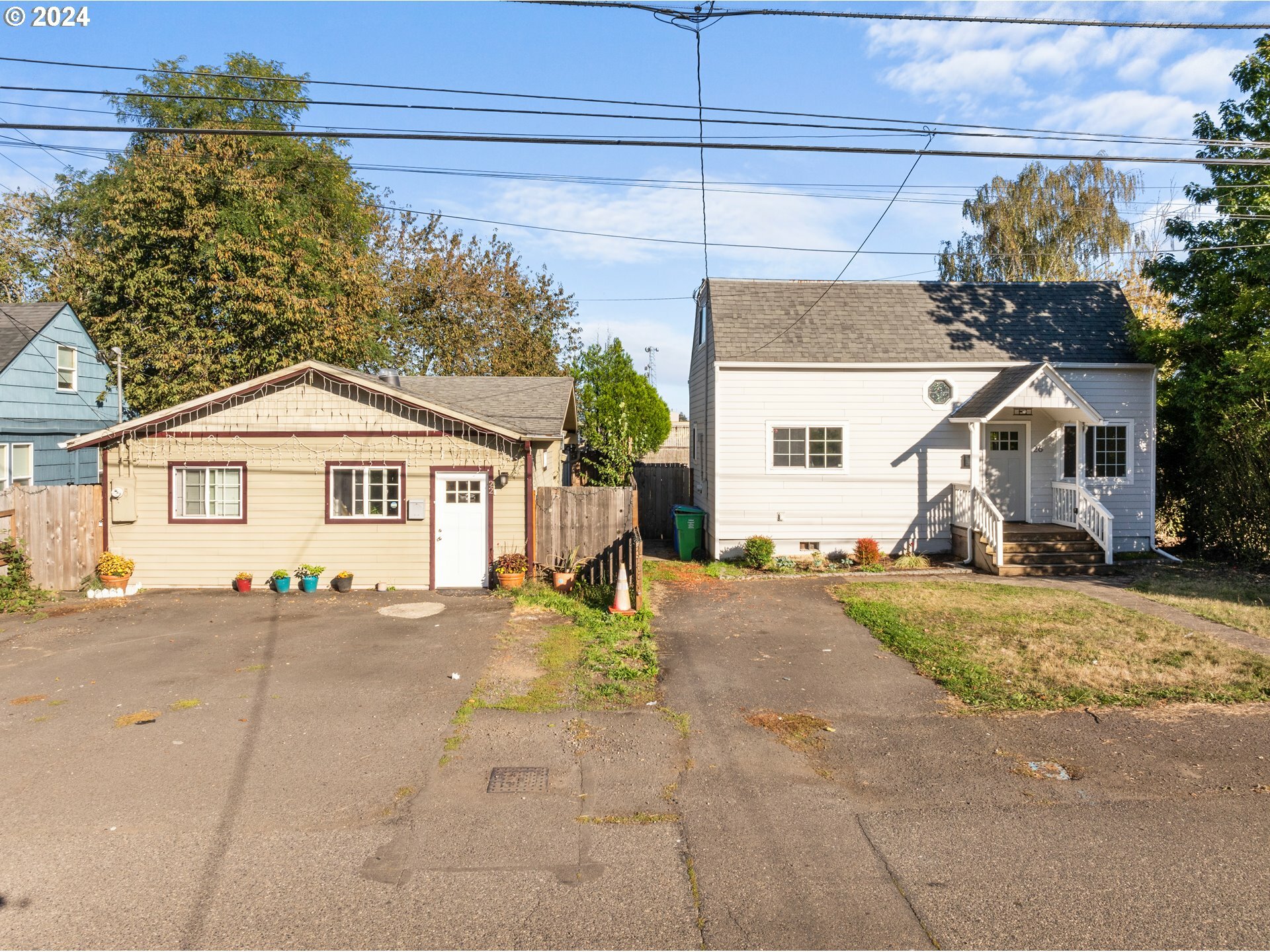 Property Photo:  22 SE 94th Ave  OR 97216 