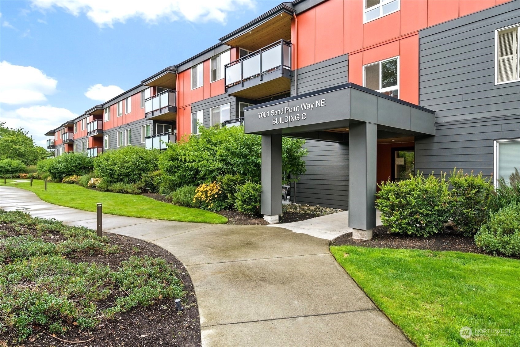 Property Photo:  7001 Sandpoint Way NE C404  WA 98115 