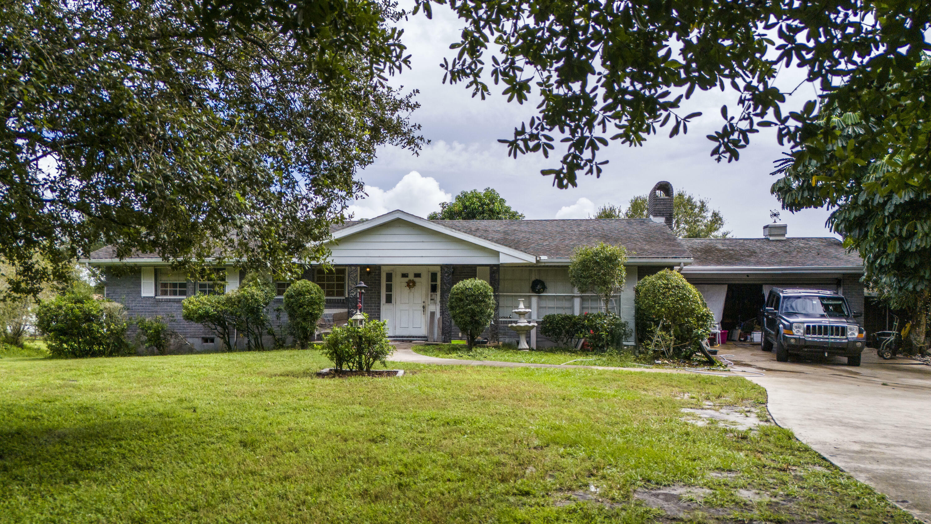 Property Photo:  10425 Okeechobee Road  FL 34945 