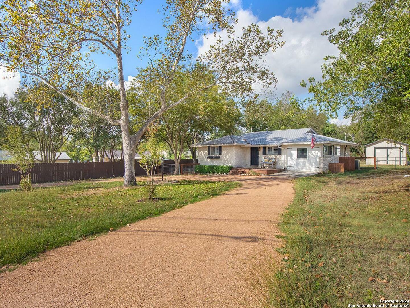 Property Photo:  516 Frey St  TX 78006 