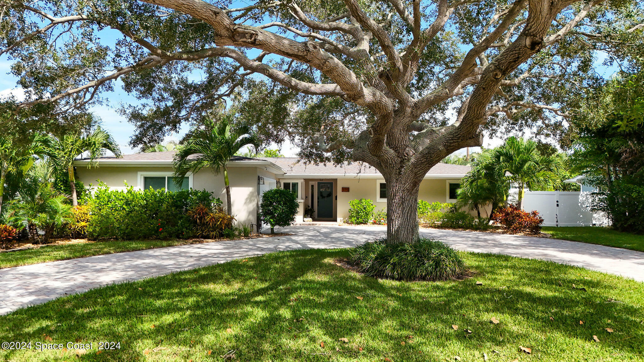 Property Photo:  490 Harwood Avenue  FL 32937 