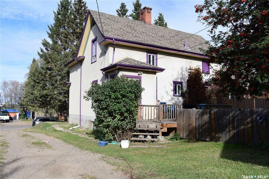 Property Photo:  549 19th Street E  SK S6V 1K3 