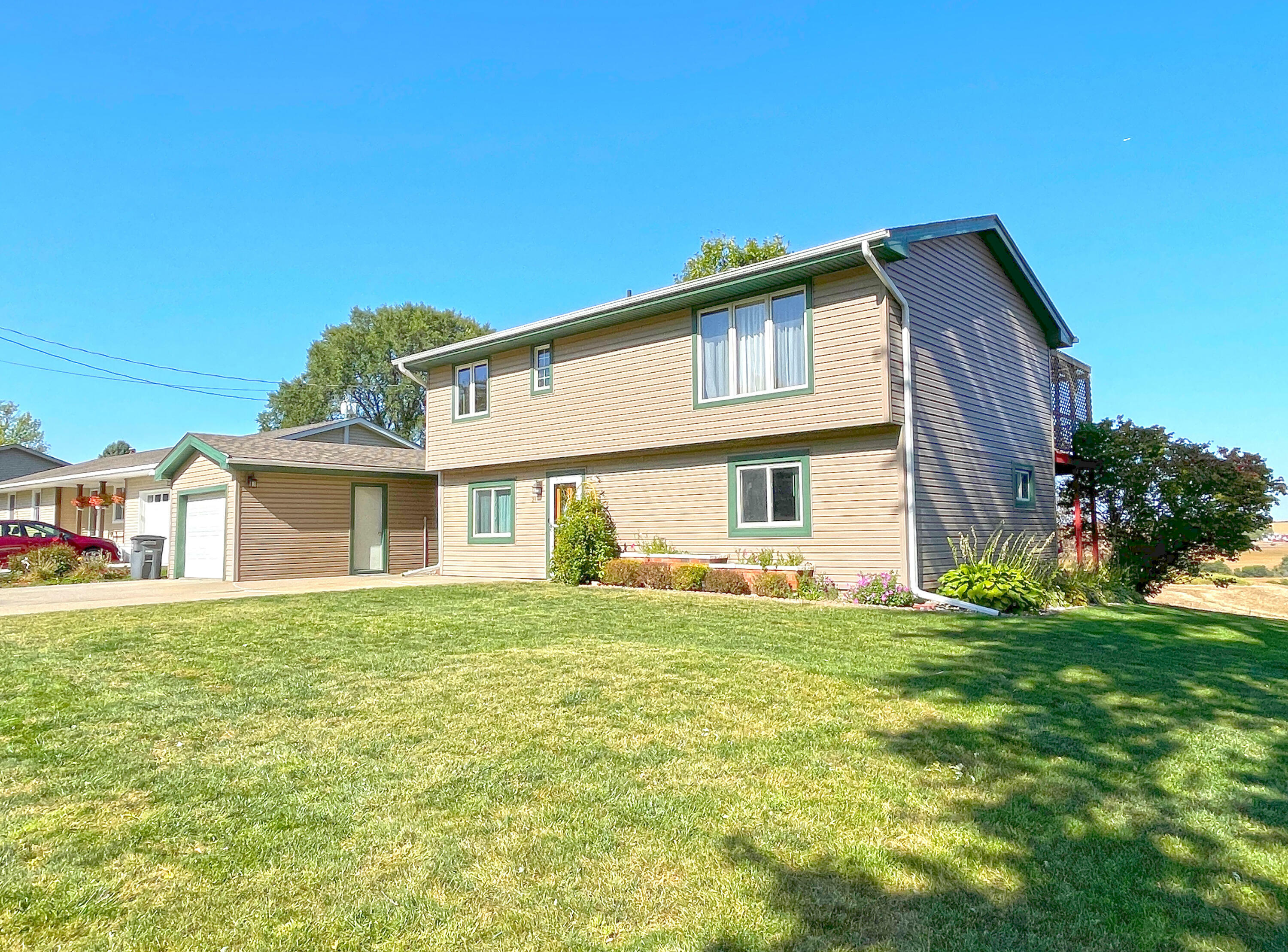 Property Photo:  21 Countryside Drive  IA 51575 