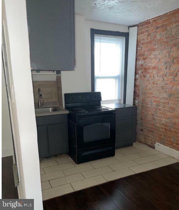 Property Photo:  1302 W Wishart Street 2nd Floor  PA 19132 