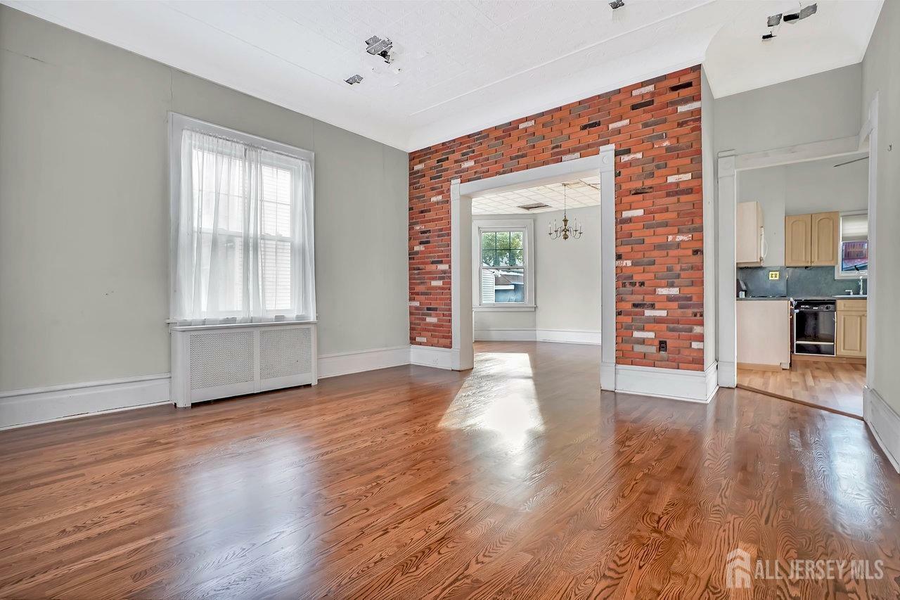 Property Photo:  69 Wisteria Street  NJ 08861 