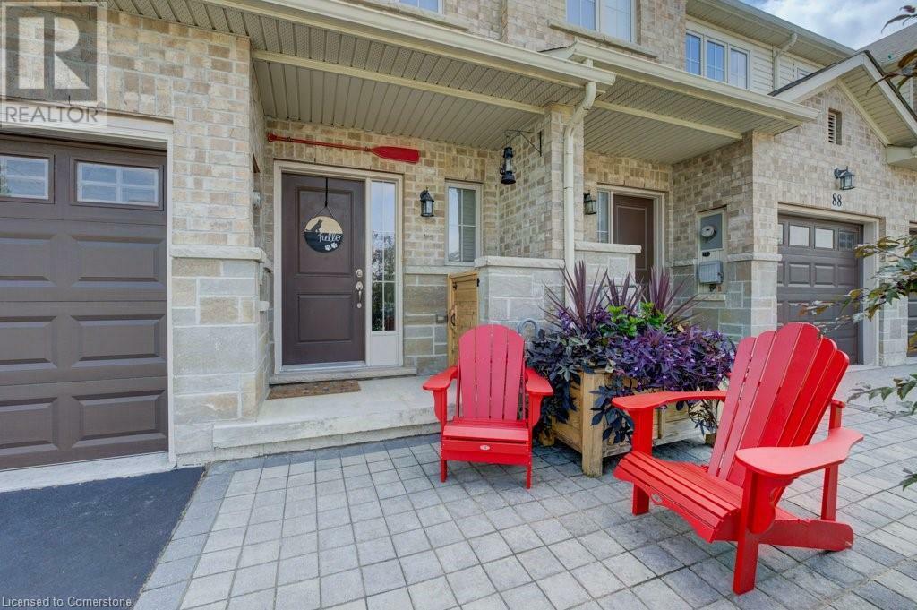 Property Photo:  90 Redcedar Crescent  ON L8E 0G3 