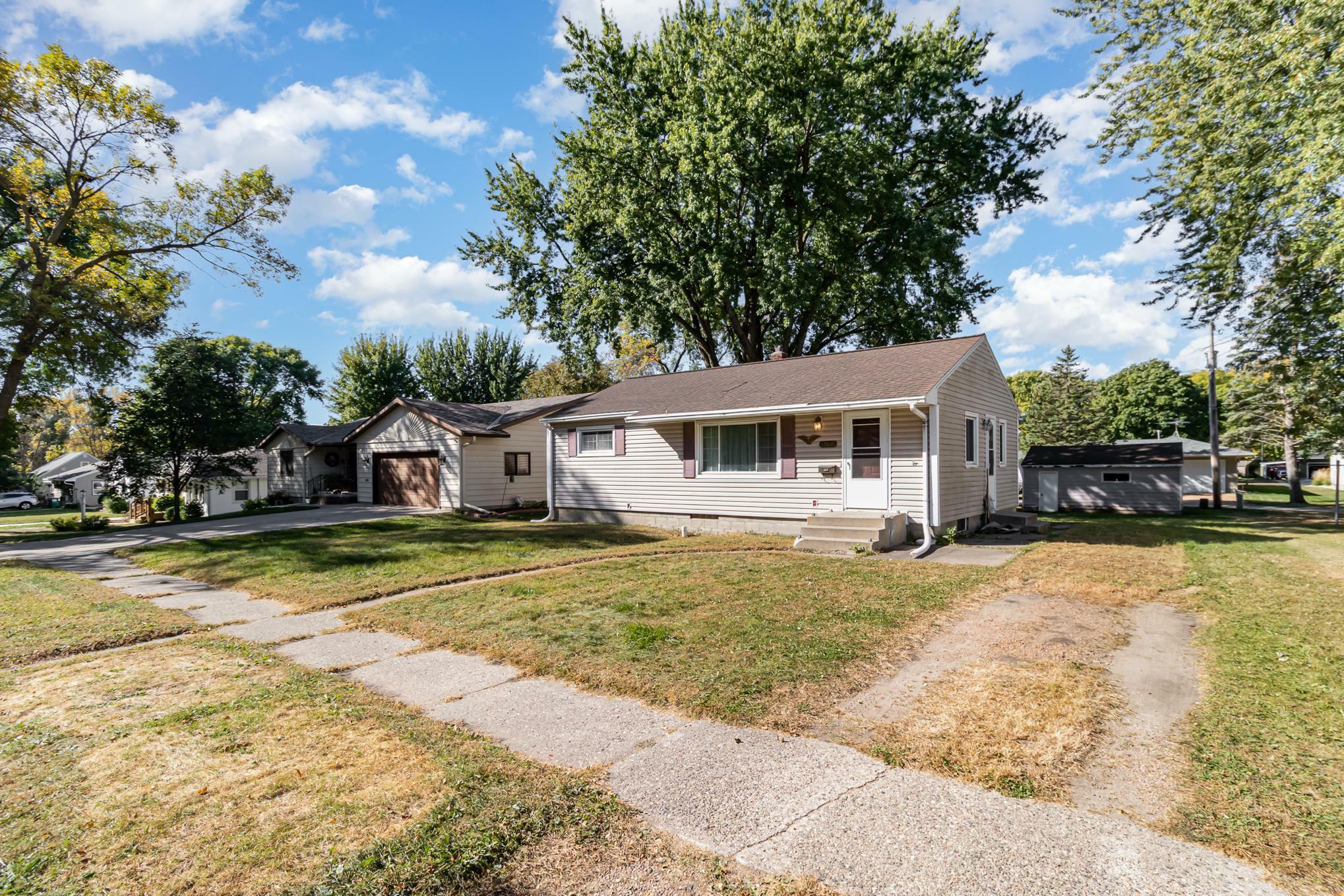 Property Photo:  1507 Armstrong Avenue N  MN 55336 