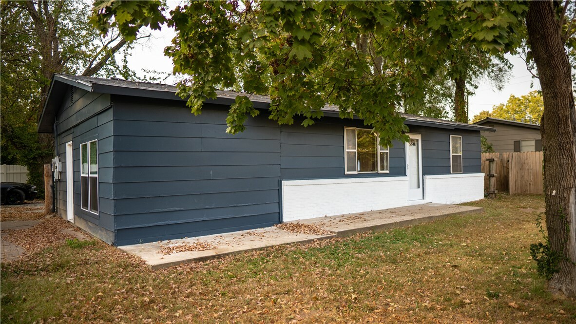 Property Photo:  403 1st Avenue  AR 72736 