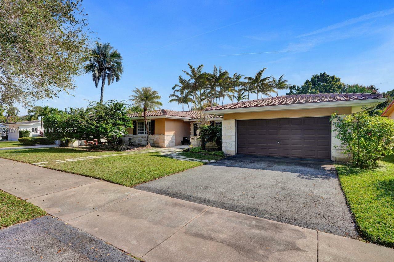 Property Photo: 430 Miller Rd FL 33146
