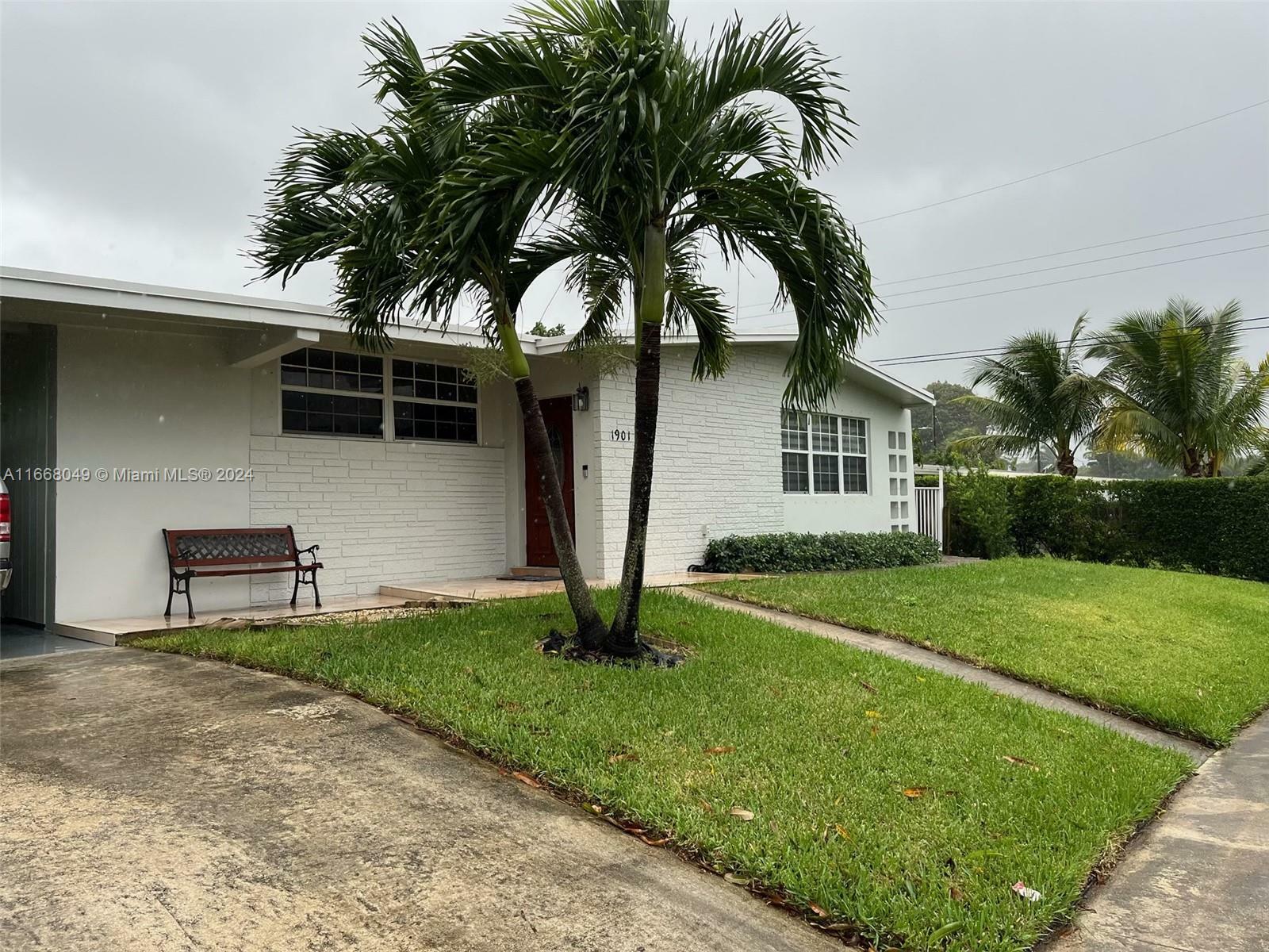 Property Photo:  1901 Montague St  FL 33461 